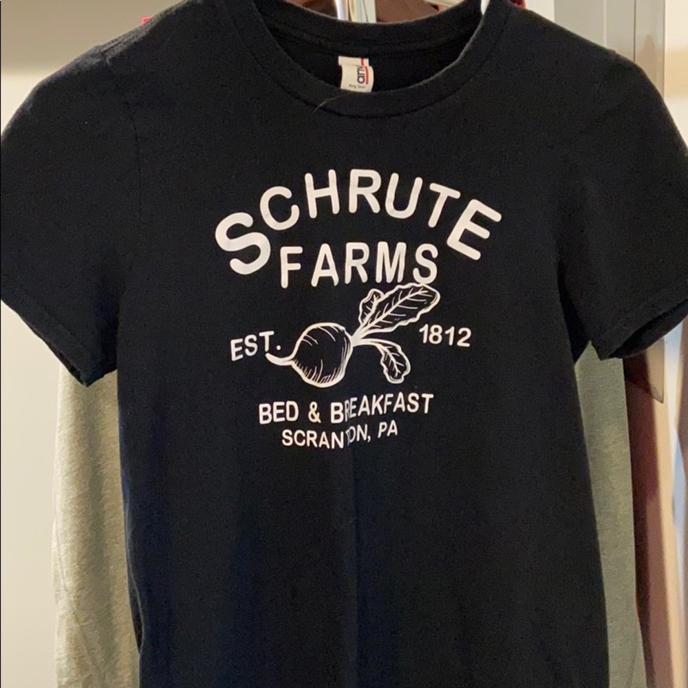 Schrute Farms black tshirt